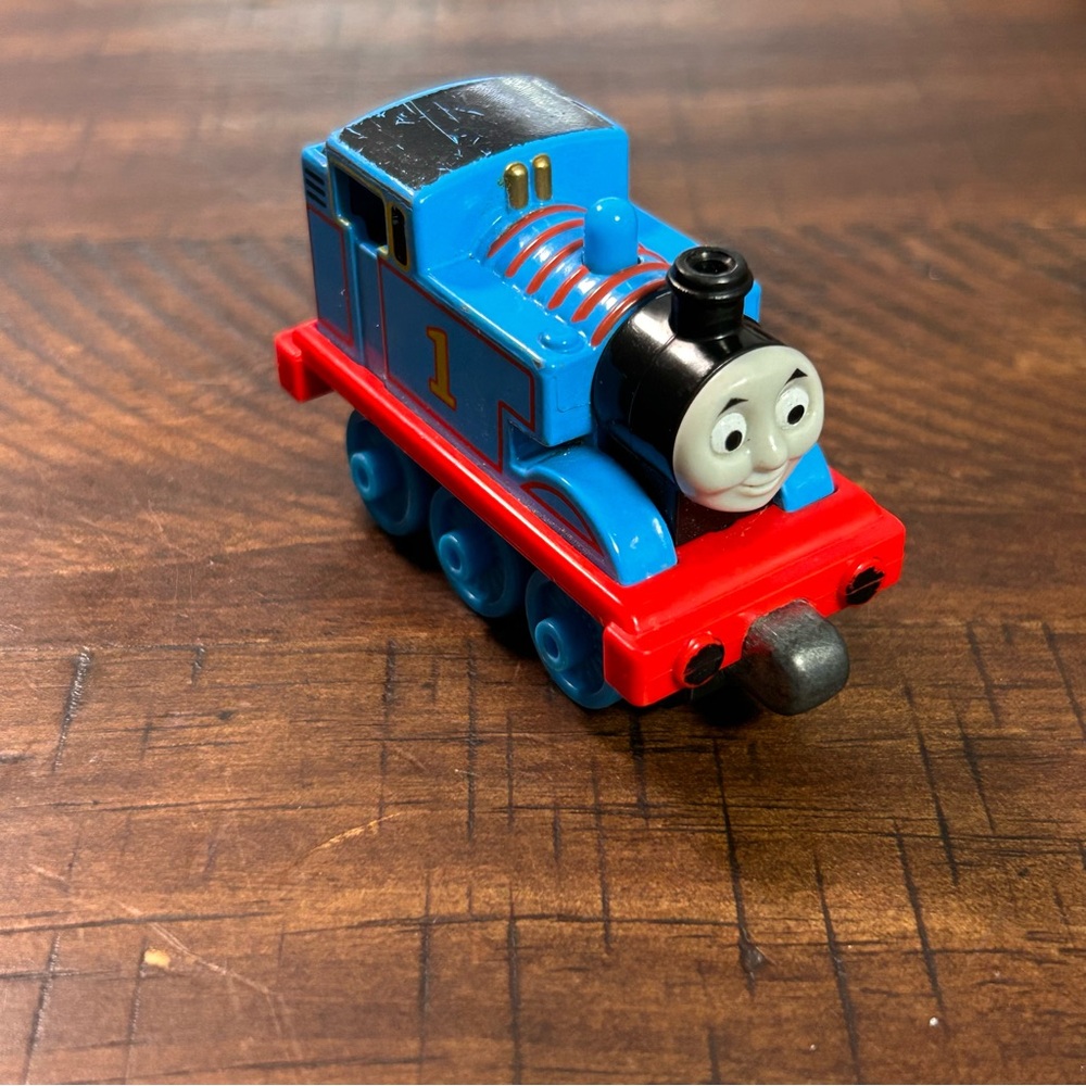 Thomas & Friends Take Along N Play Thomas Blue Tank Engine Train 2012 Diecast